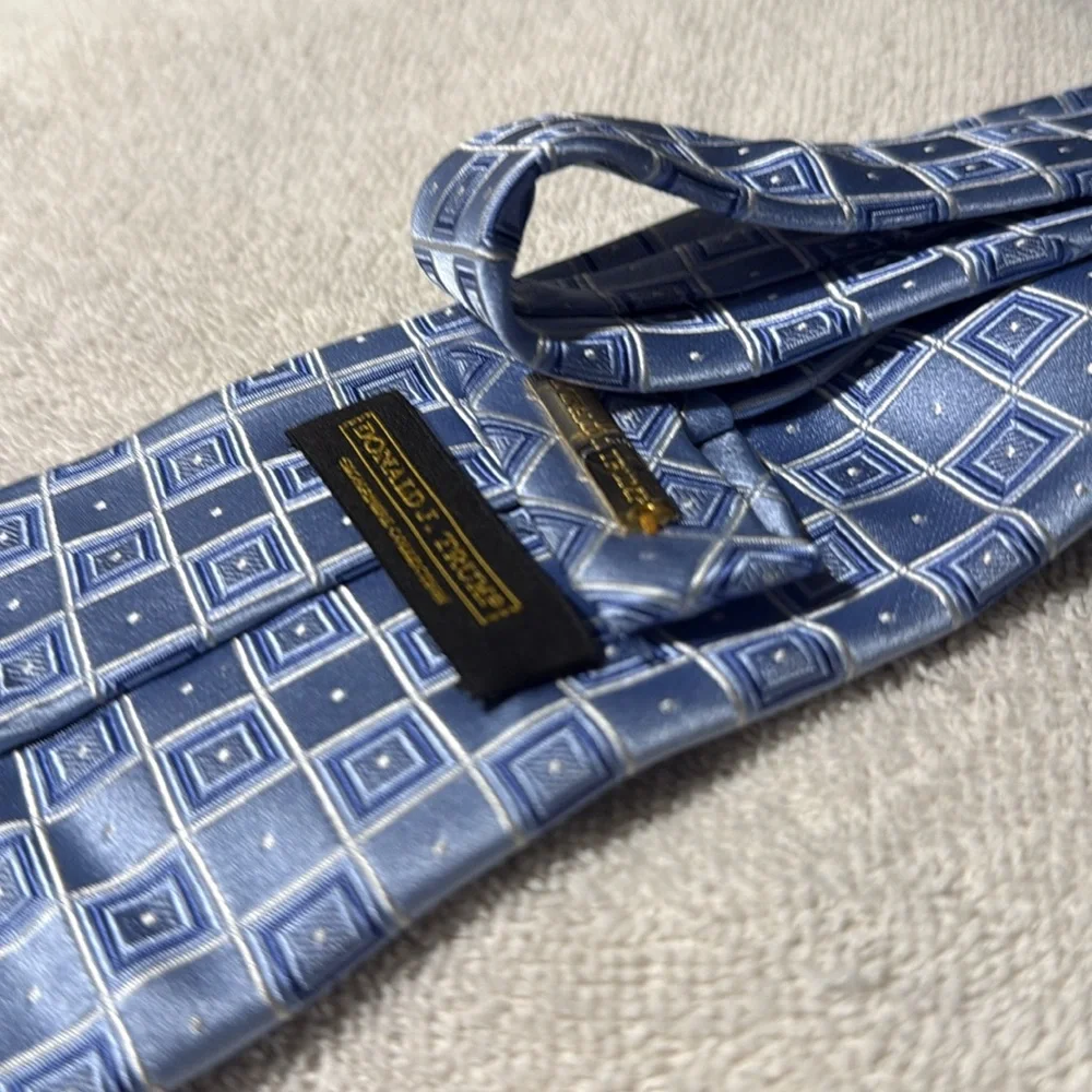 Donald Trump (President) neck tie